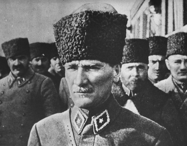 Büyük Önder Atatürk 81 yıldır özlemle anılıyor